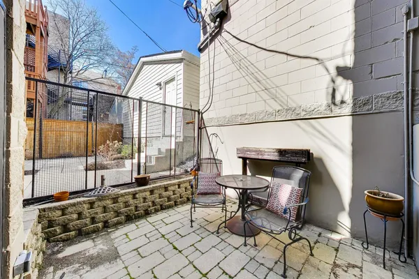 $830,000 | 1632 West Julian Street, Unit 1W, Chicago, IL 60622