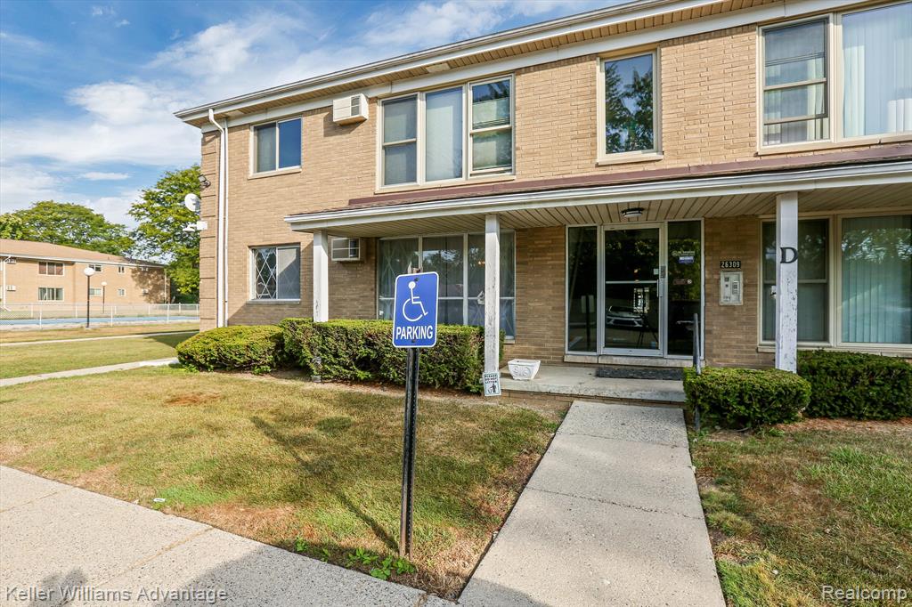 26309 West Seven Mile Road, Unit D124 Redford, MI 48240 - Photo 5 of 17