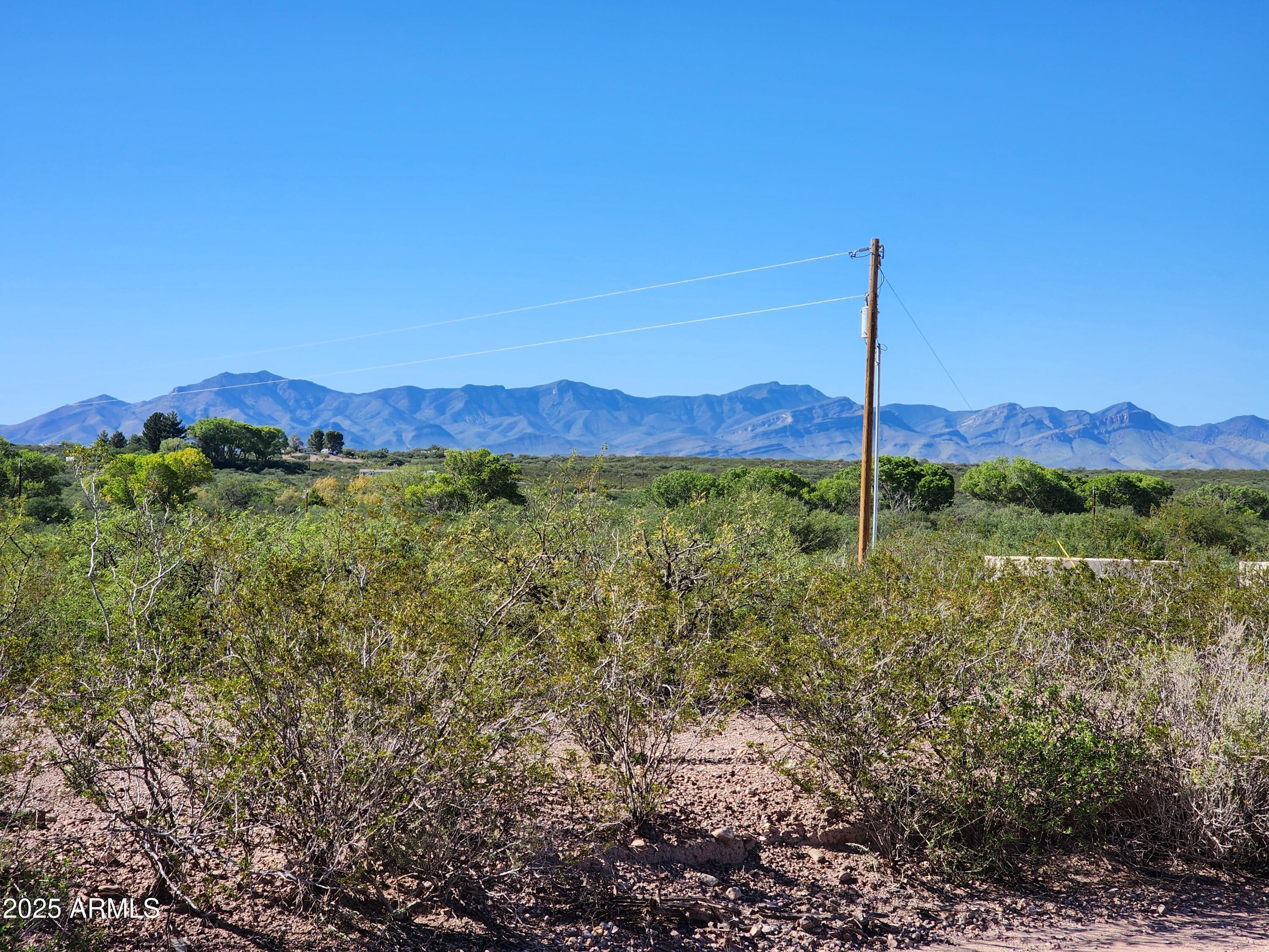 14 C Willcox 014c Road, Unit 5 Huachuca City, AZ 85616 - Photo 6 of 9 a view of an outdoor space and a yard