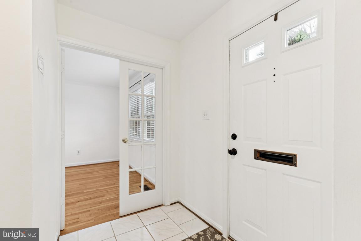 9896 Cardinal Road Fairfax, VA 22030 - Photo 16 of 44 a bathroom with a shower