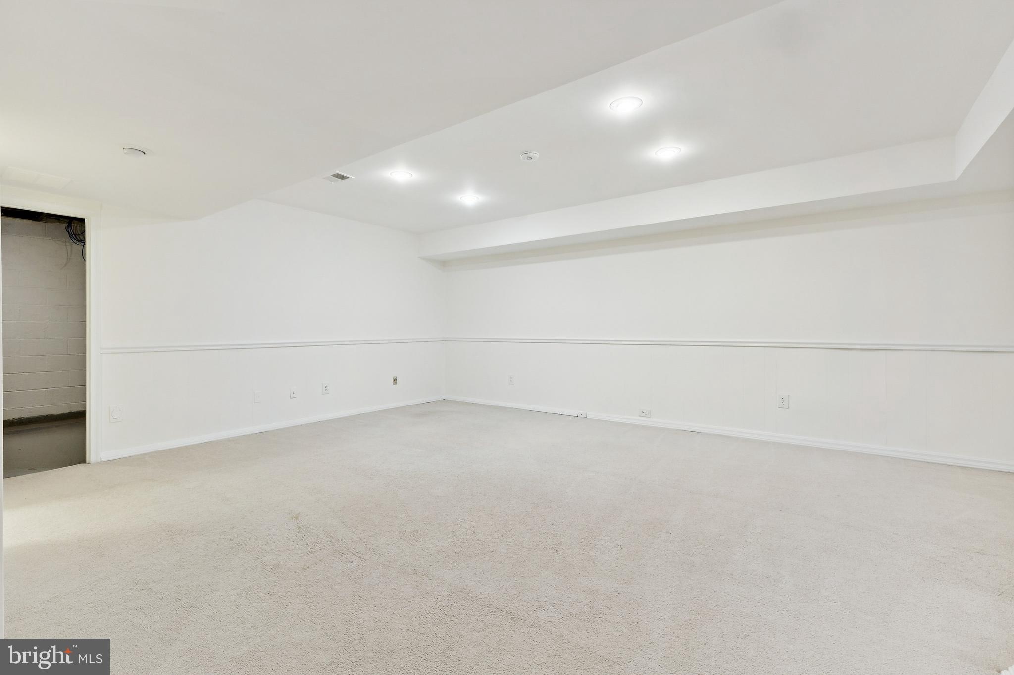 9896 Cardinal Road Fairfax, VA 22030 - Photo 29 of 44 a view of an empty room