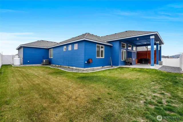 $499,900 | 1011 8th Avenue Northeast, Ephrata, WA 98823