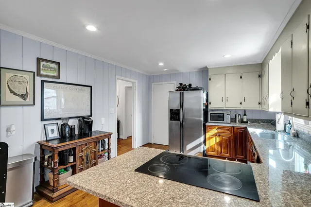 $450,000 | 200 Lowndes Avenue, Greenville, SC 29607