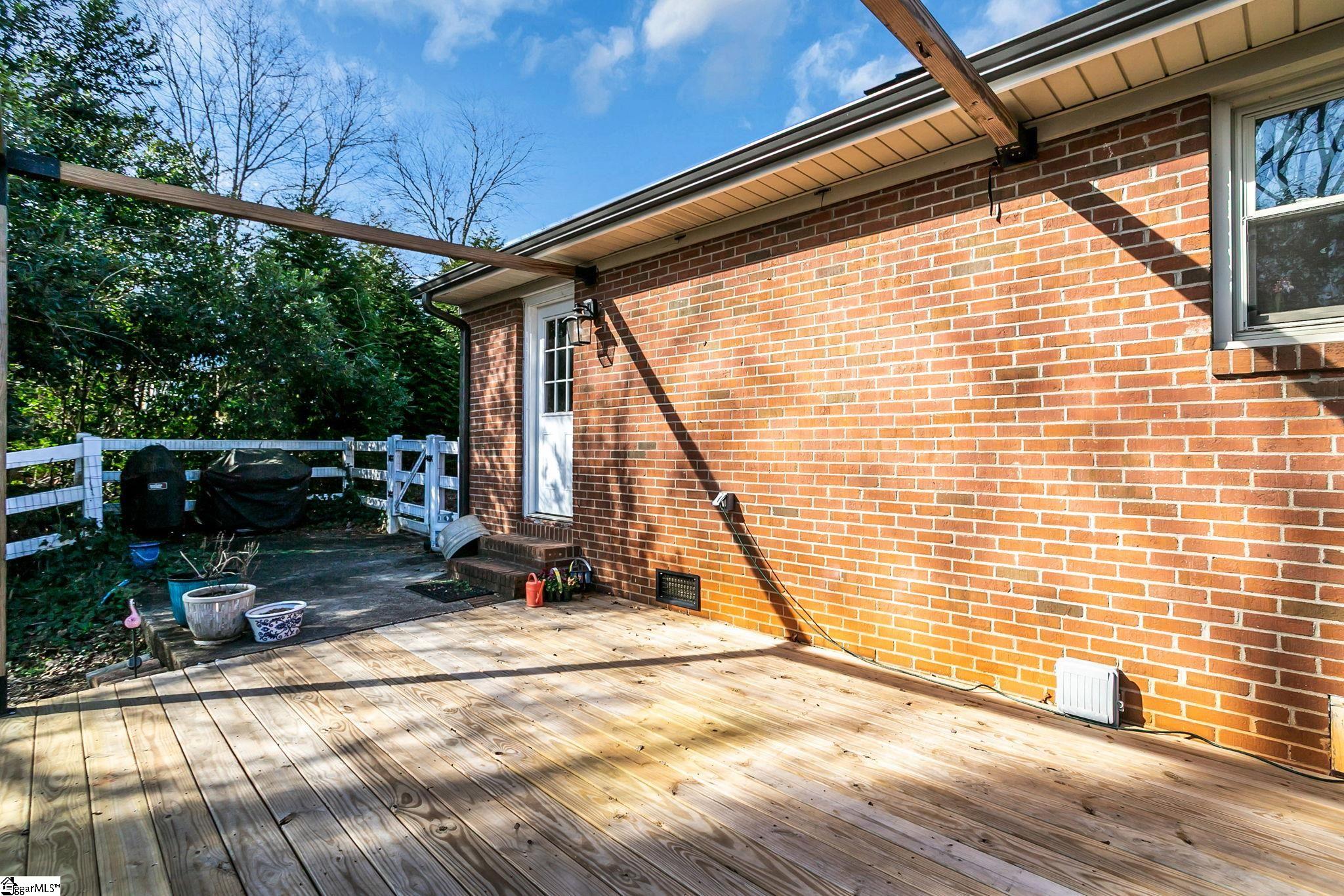 200 Lowndes Avenue Greenville, SC 29607 - Photo 14 of 31