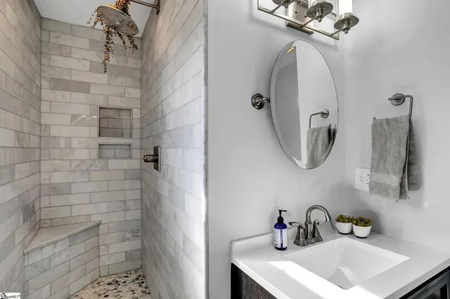 $450,000 | 200 Lowndes Avenue, Greenville, SC 29607