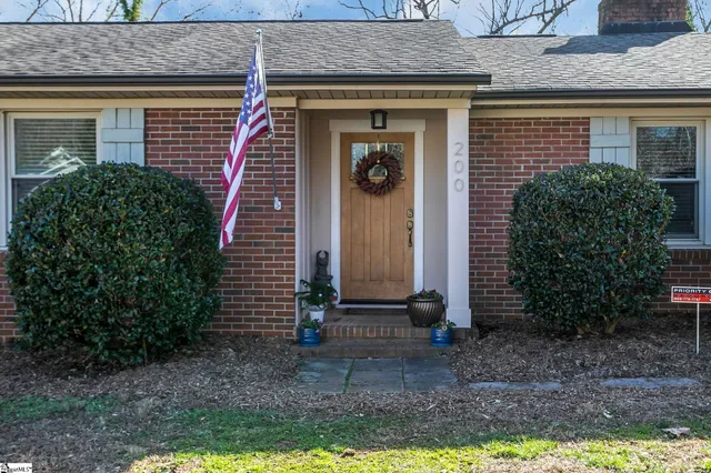 $450,000 | 200 Lowndes Avenue, Greenville, SC 29607