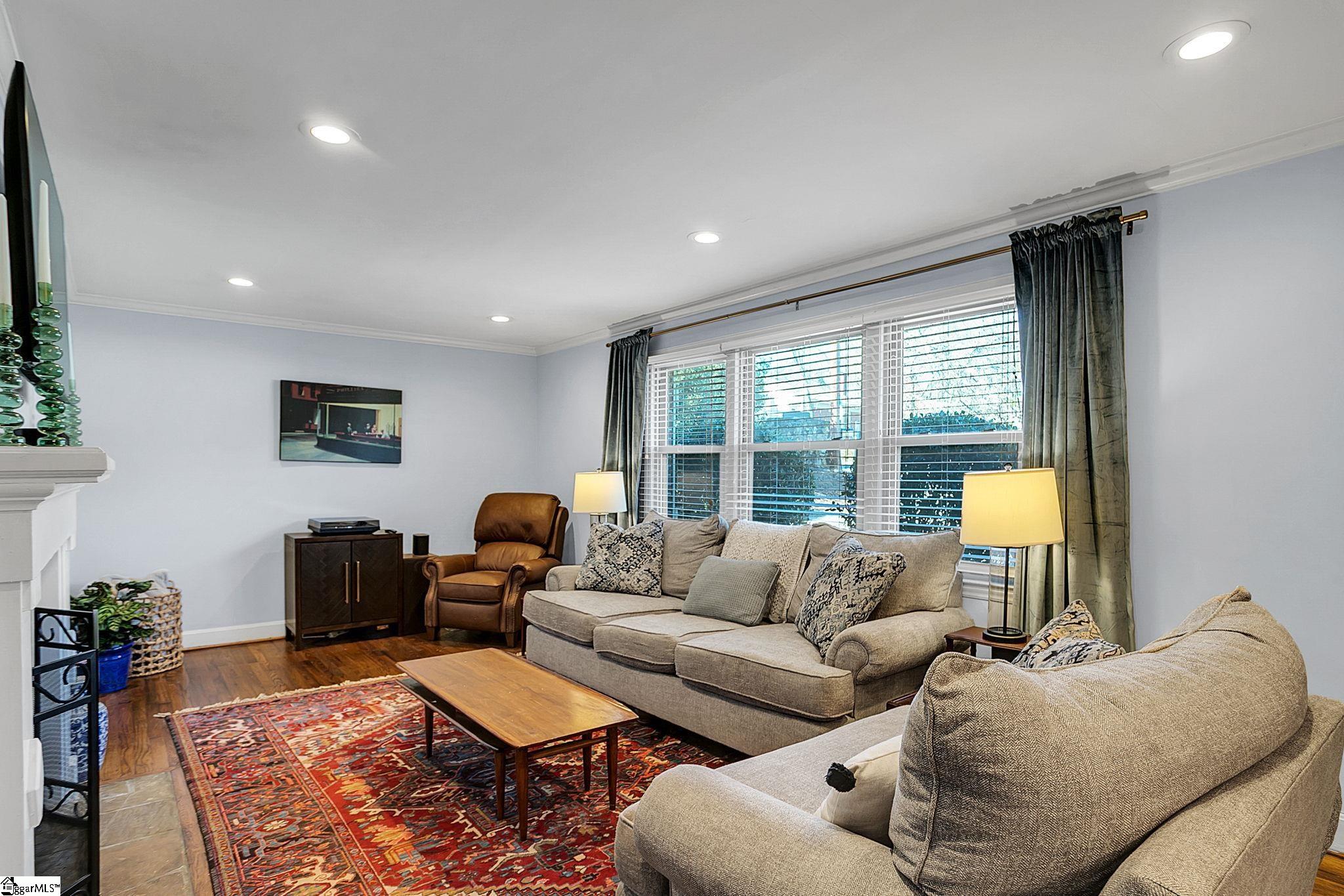 200 Lowndes Avenue Greenville, SC 29607 - Photo 5 of 31