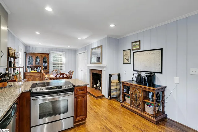 $450,000 | 200 Lowndes Avenue, Greenville, SC 29607