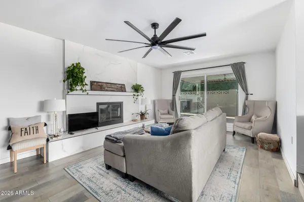 $399,900 | 2419 West Shaw Butte Drive, Phoenix, AZ 85029