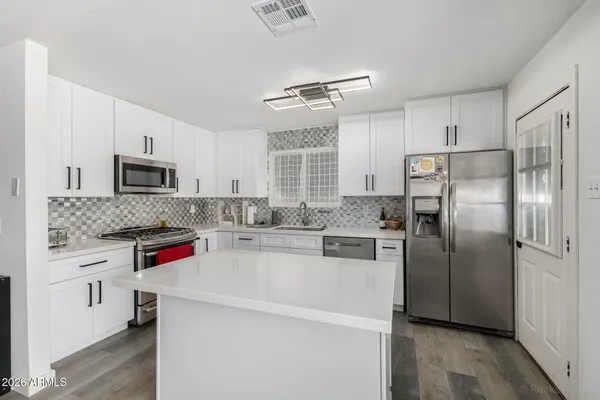 $399,900 | 2419 West Shaw Butte Drive, Phoenix, AZ 85029