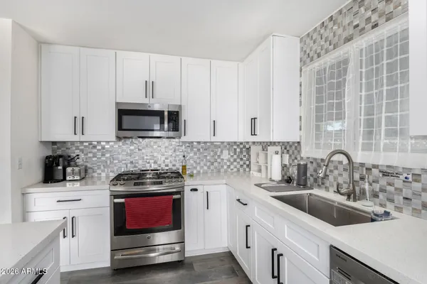 $399,900 | 2419 West Shaw Butte Drive, Phoenix, AZ 85029