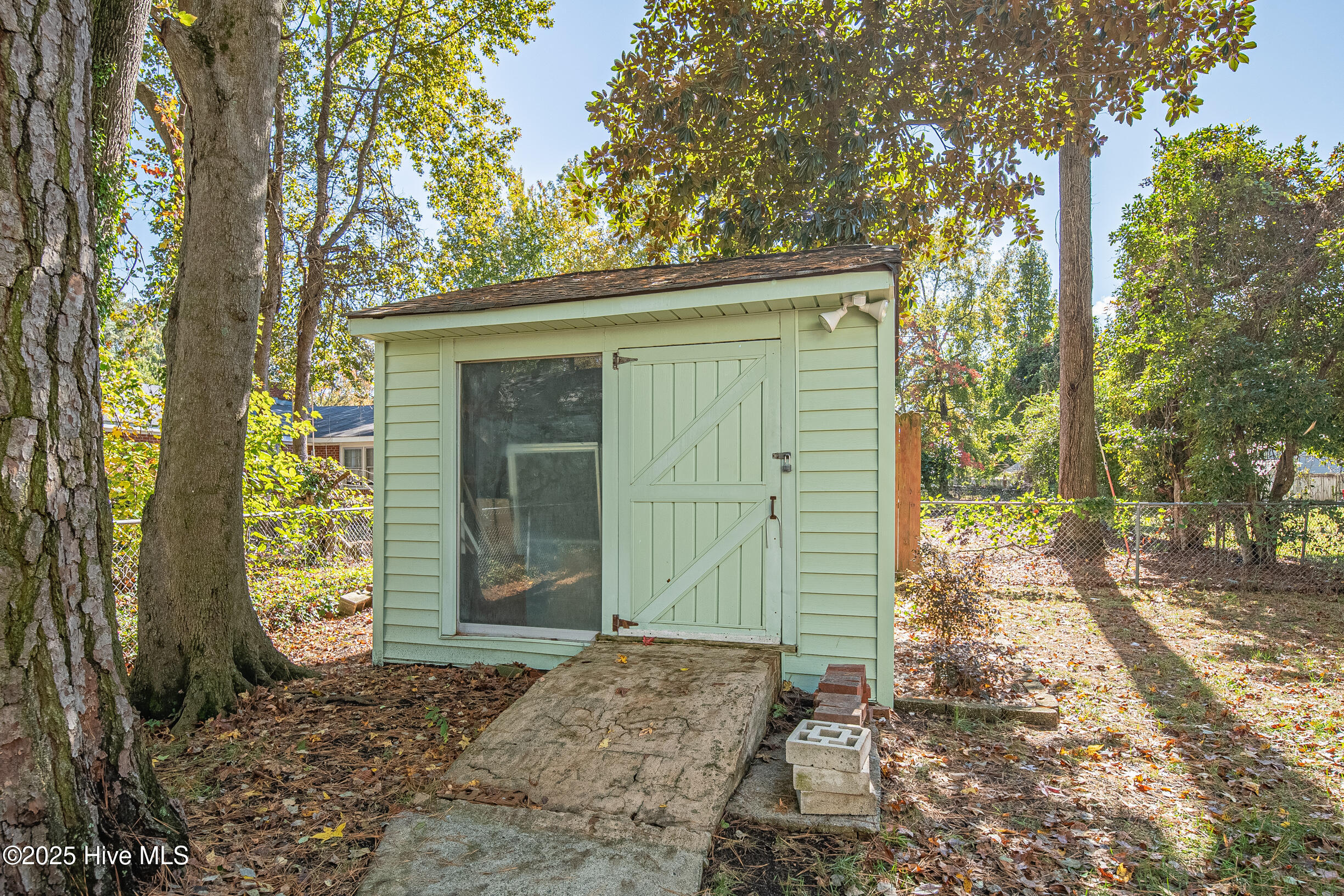 210 Westhaven Road Greenville, NC 27834 - Photo 14 of 43 11