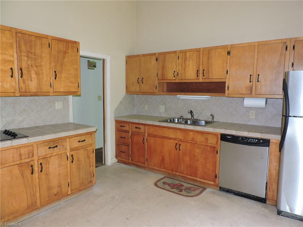 609 Overbrook Drive High Point, NC 27262 - Photo 15 of 24 Gallery Image 15
