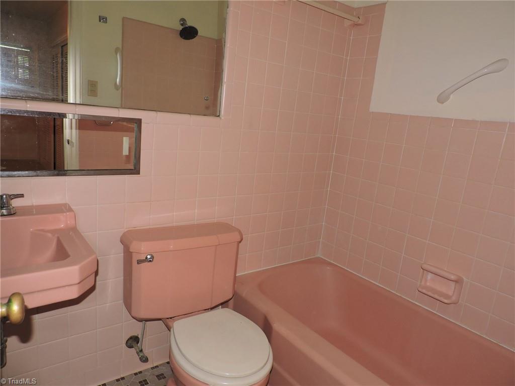 609 Overbrook Drive High Point, NC 27262 - Photo 21 of 24 Gallery Image 21
