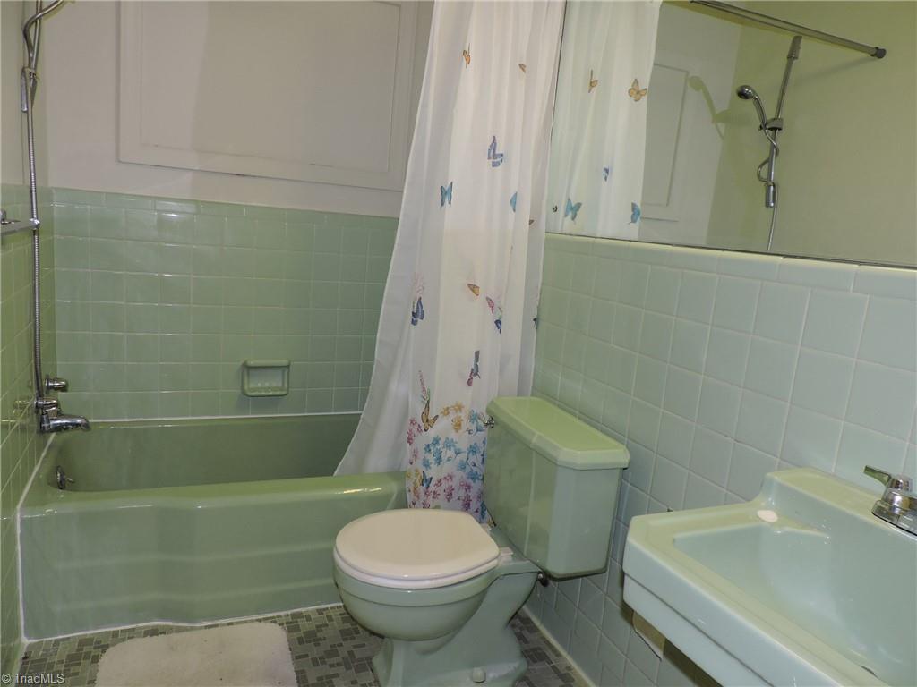 609 Overbrook Drive High Point, NC 27262 - Photo 22 of 24 Gallery Image 22