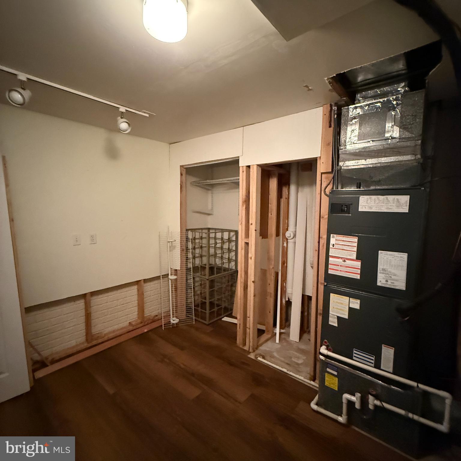 8222 Maple Ridge Avenue Springfield, VA 22153 - Photo 22 of 25 a view of an empty room