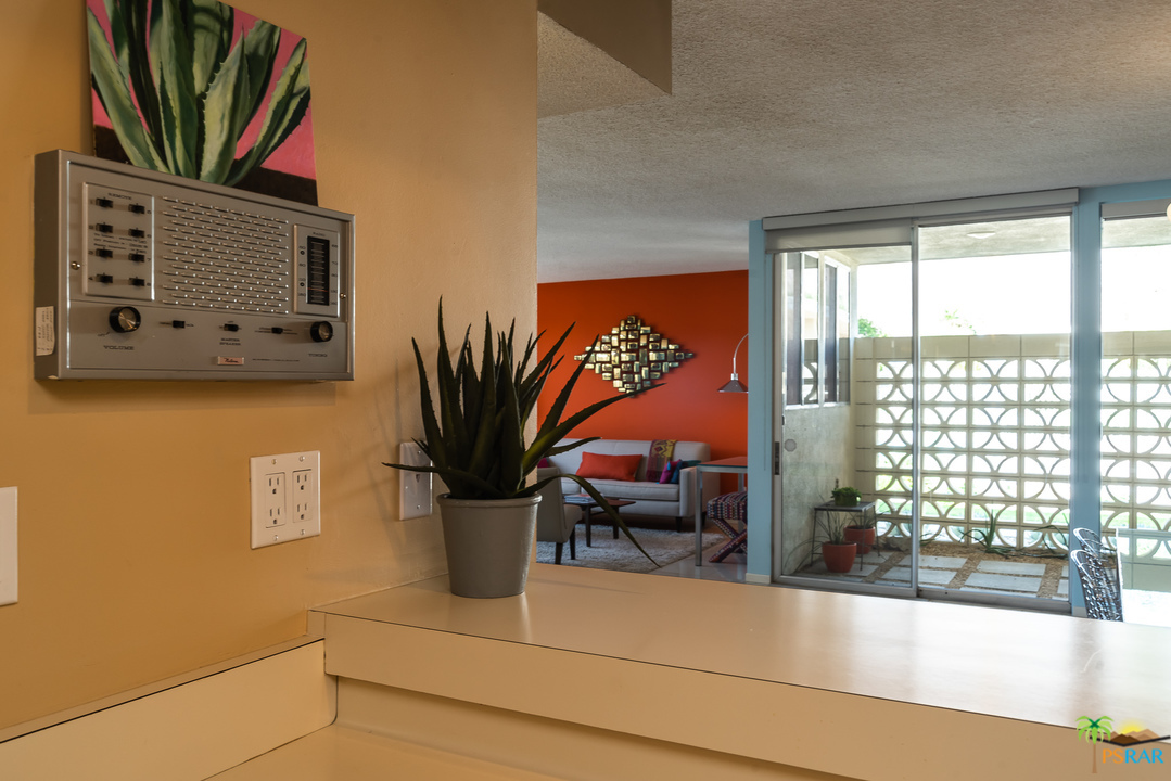 1811 Sandcliff Road Palm Springs, CA 92264 - Photo 12 of 44 Open kitchen concept