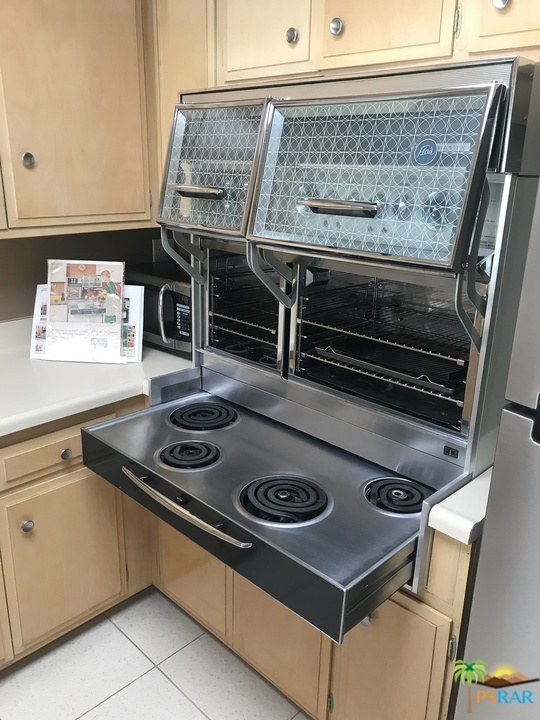 1811 Sandcliff Road Palm Springs, CA 92264 - Photo 16 of 44 Flair by Frigidaire in perfect working c