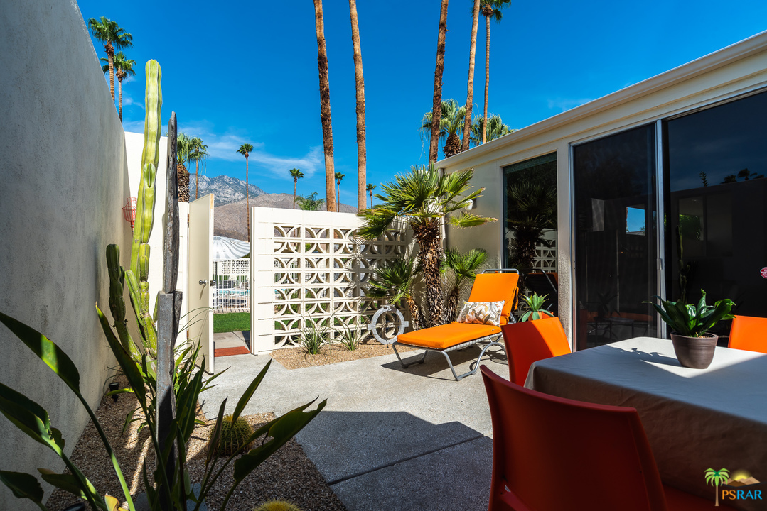 1811 Sandcliff Road Palm Springs, CA 92264 - Photo 18 of 44 Enclosed patio with views.