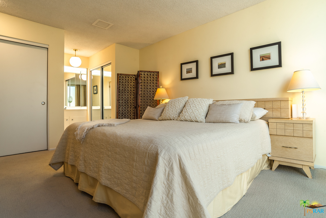 1811 Sandcliff Road Palm Springs, CA 92264 - Photo 27 of 44 Spacious Master Bedroom