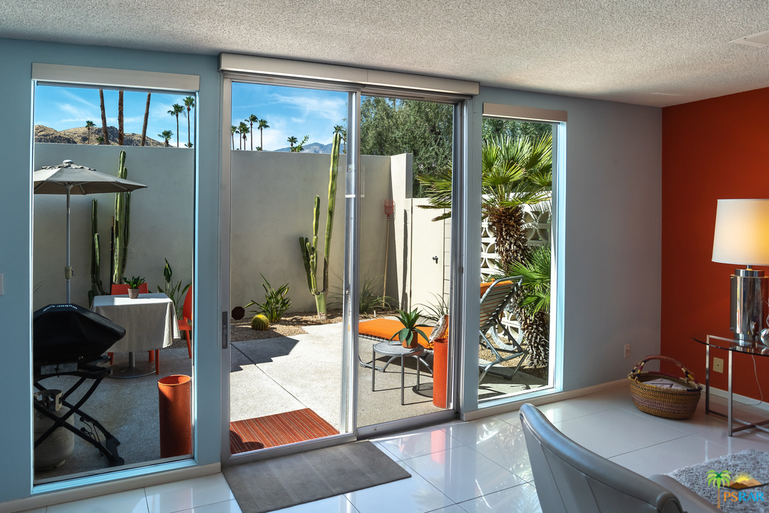 Indoor - outdoor flow.