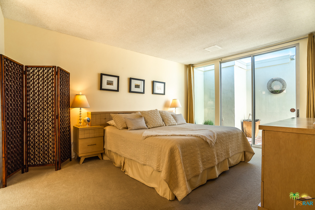 1811 Sandcliff Road Palm Springs, CA 92264 - Photo 28 of 44 Spacious Master bedroom with enclosed at
