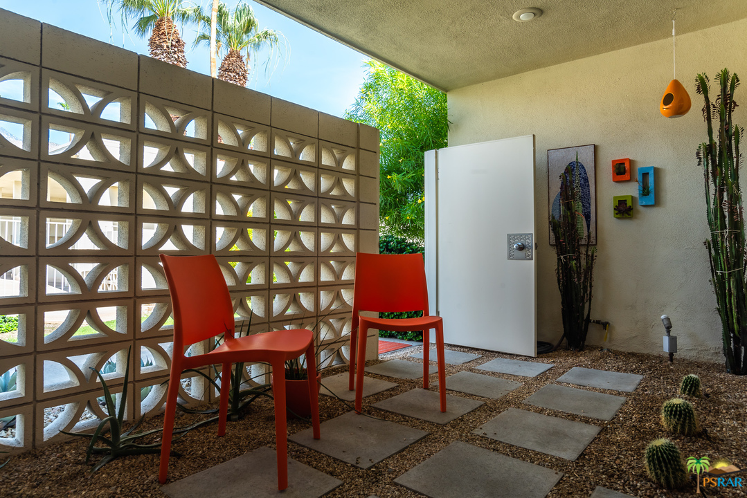 1811 Sandcliff Road Palm Springs, CA 92264 - Photo 32 of 44 Enclosed patio with screen block and vi