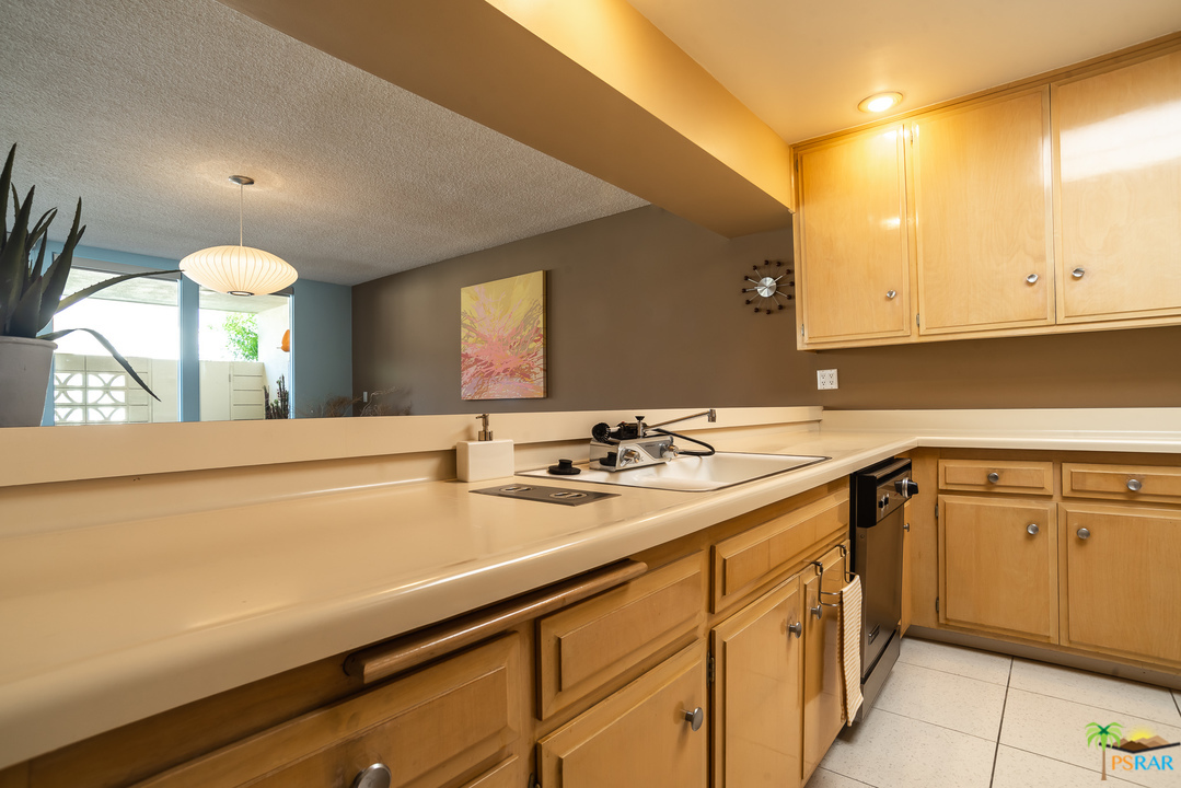 1811 Sandcliff Road Palm Springs, CA 92264 - Photo 8 of 44 Open kitchen concept