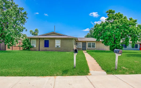 $179,900 | 1707 West 7th Street, Freeport, TX 77541