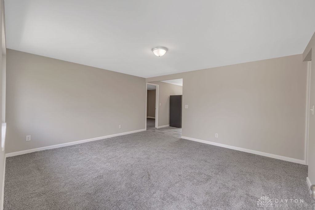 7654 Rothfield Drive Huber Heights, OH 45424 - Photo 12 of 33