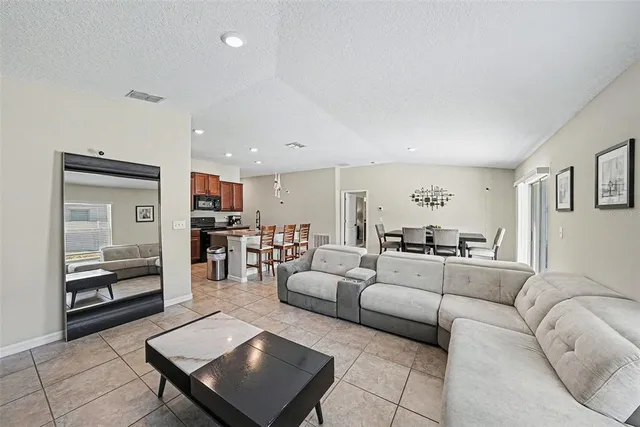 $325,000 | 10128 Crested Fringe Drive, Riverview, FL 33578