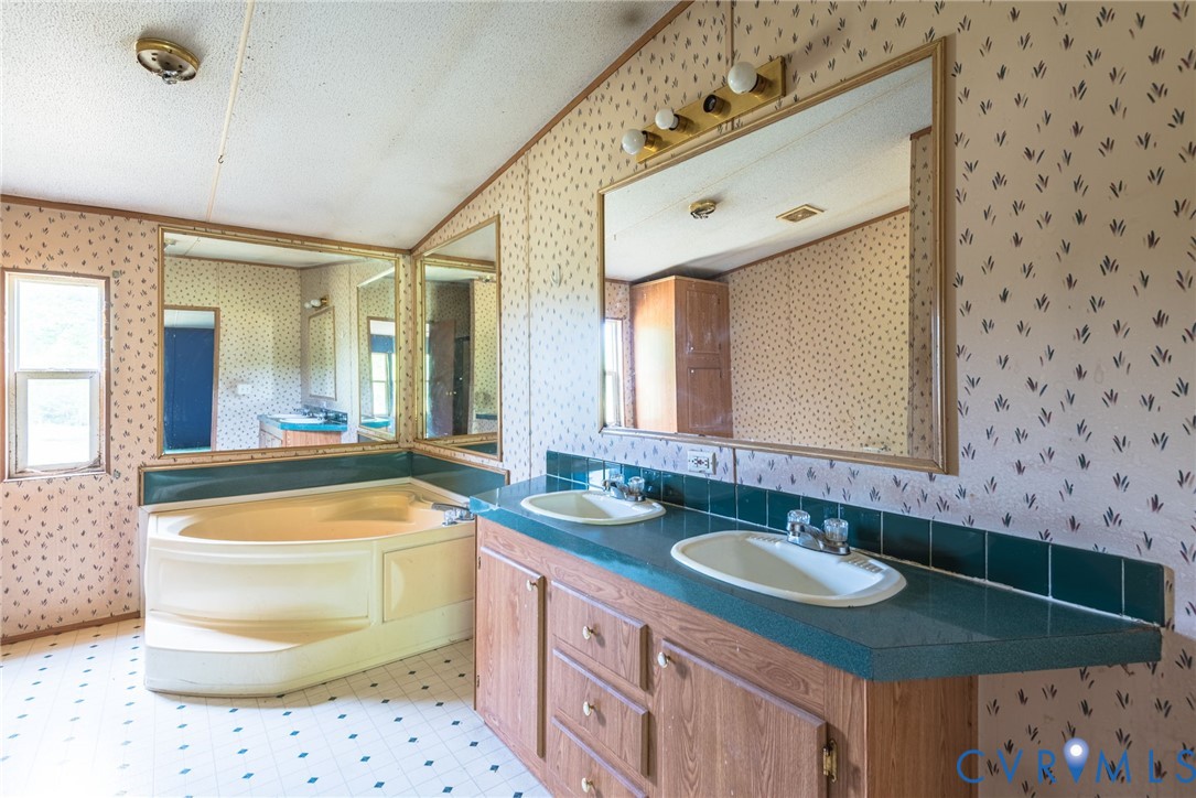 178 Lindsay Road Pamplin, VA 23958 - Photo 9 of 42