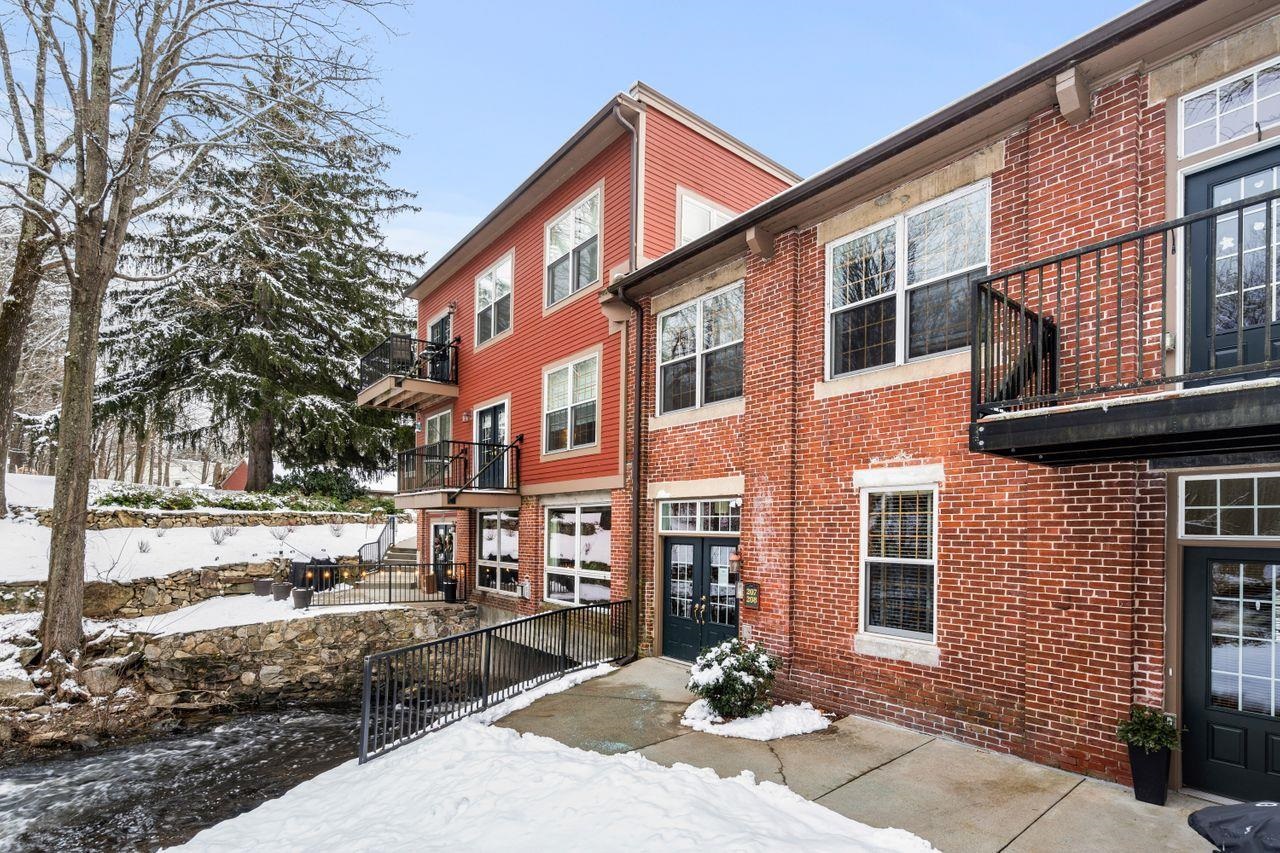 7 Chester Road, Unit 207 Derry, NH 03038 - Photo 1 of 34 Gallery Image 1