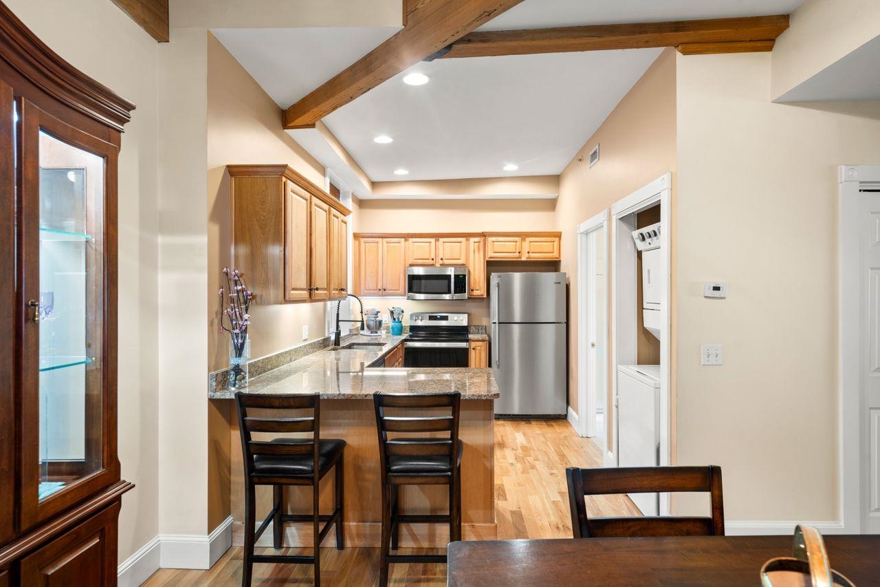 7 Chester Road, Unit 207 Derry, NH 03038 - Photo 4 of 34 Gallery Image 4