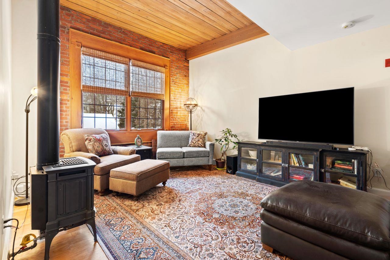 7 Chester Road, Unit 207 Derry, NH 03038 - Photo 8 of 34 Gallery Image 8