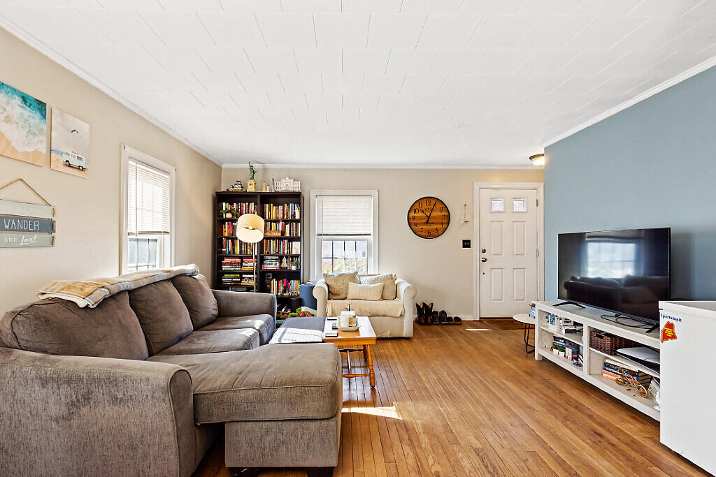 189 Cony Street Augusta, ME 04330 - Photo 12 of 44 44_BP5A6129_DxO_mls