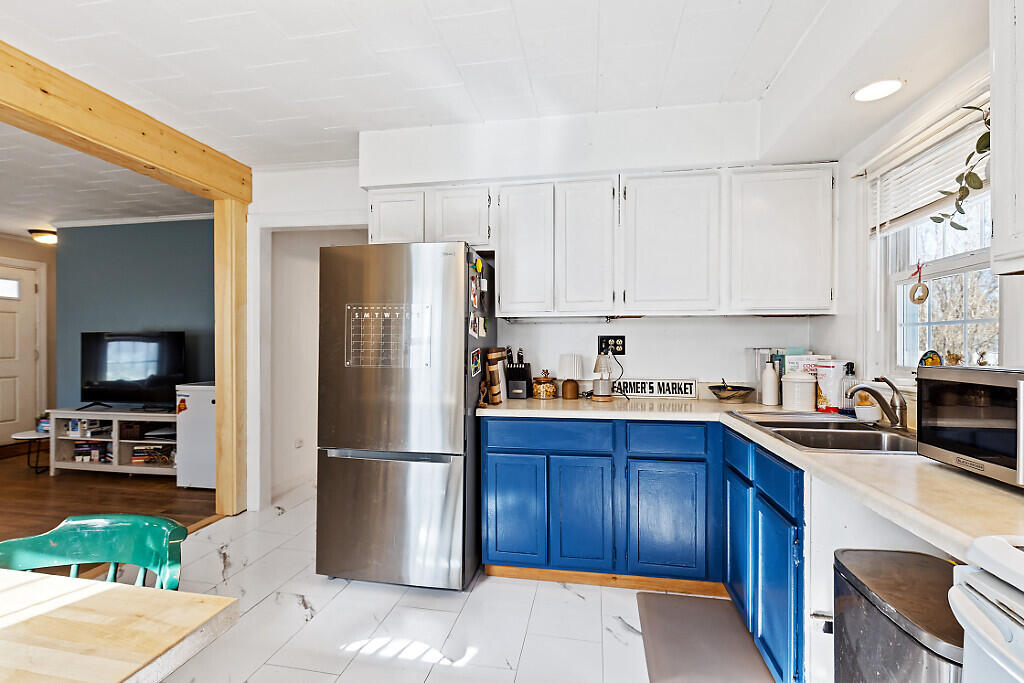 189 Cony Street Augusta, ME 04330 - Photo 5 of 44 36_BP5A6153_DxO_mls