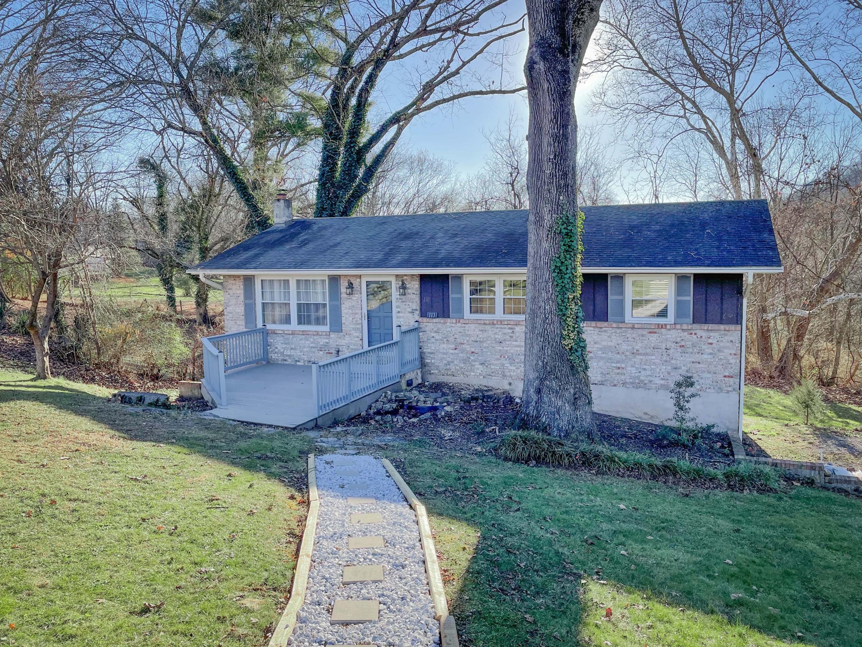 113 Longwood Road Bristol, TN 37620 - Photo 1 of 35 IMG_5702