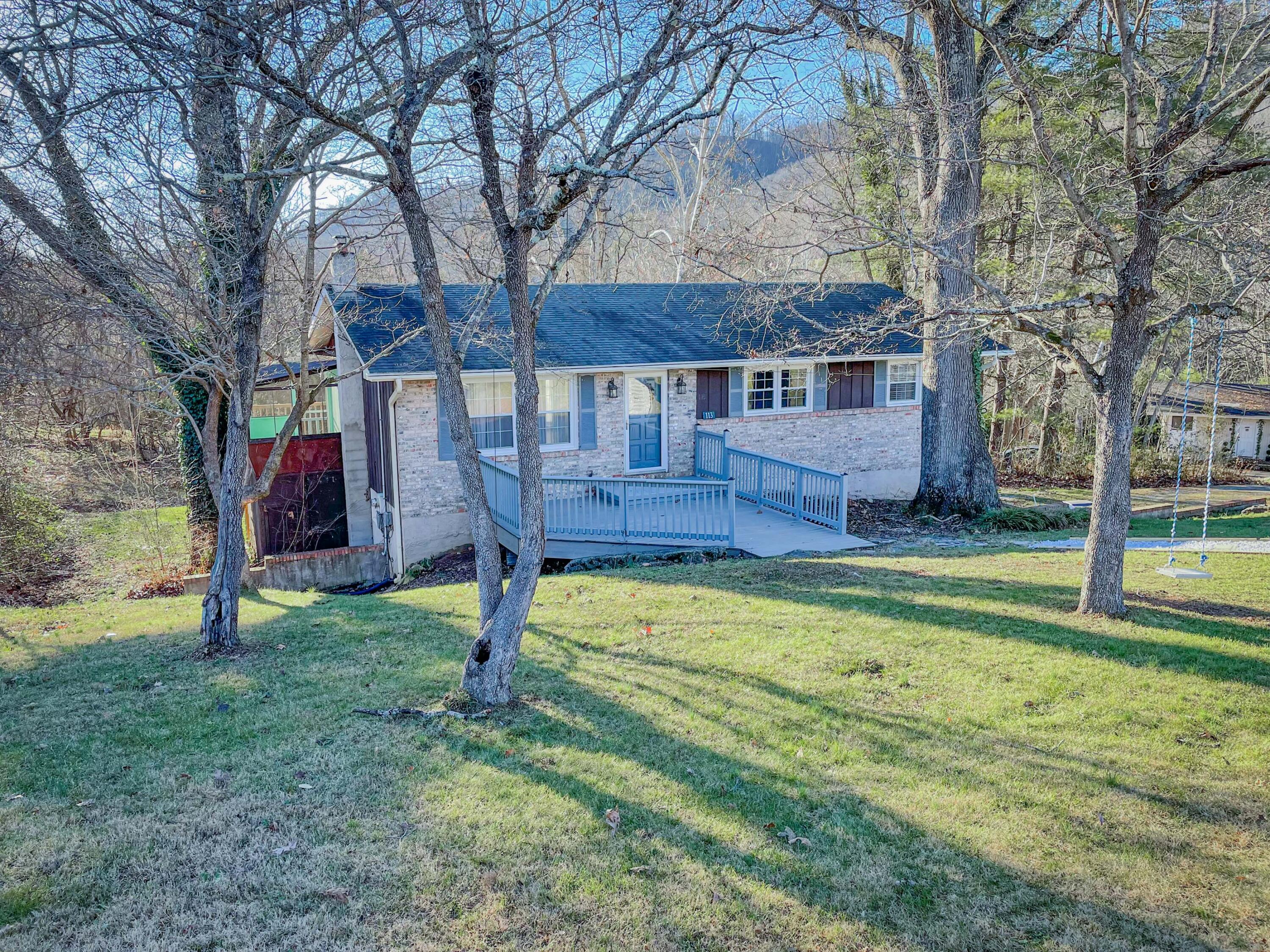 113 Longwood Road Bristol, TN 37620 - Photo 2 of 35 IMG_5697