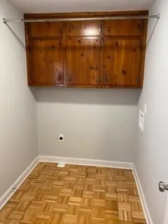 a view of utility room