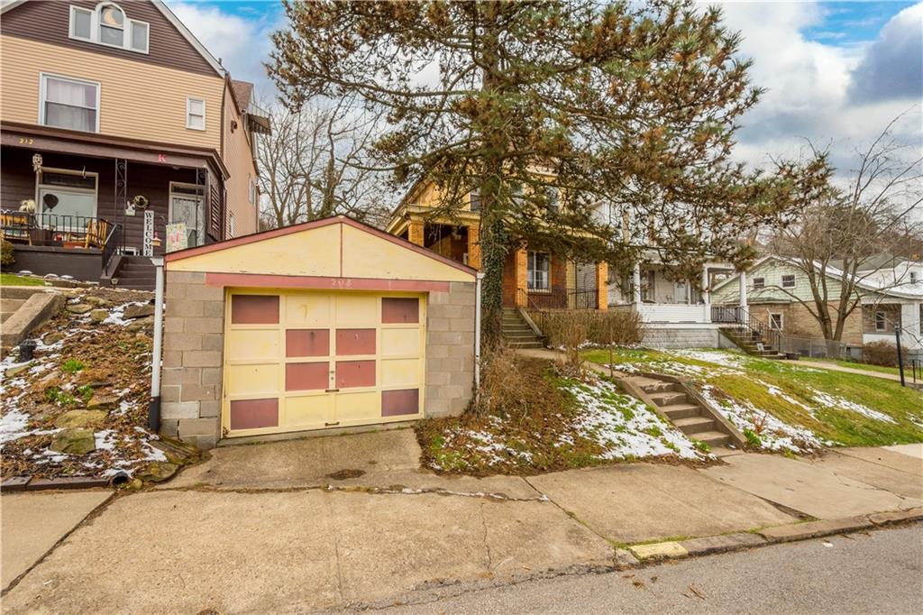 208 Linnview Avenue Pittsburgh, PA 15210 - Photo 5 of 26 a front view of a house