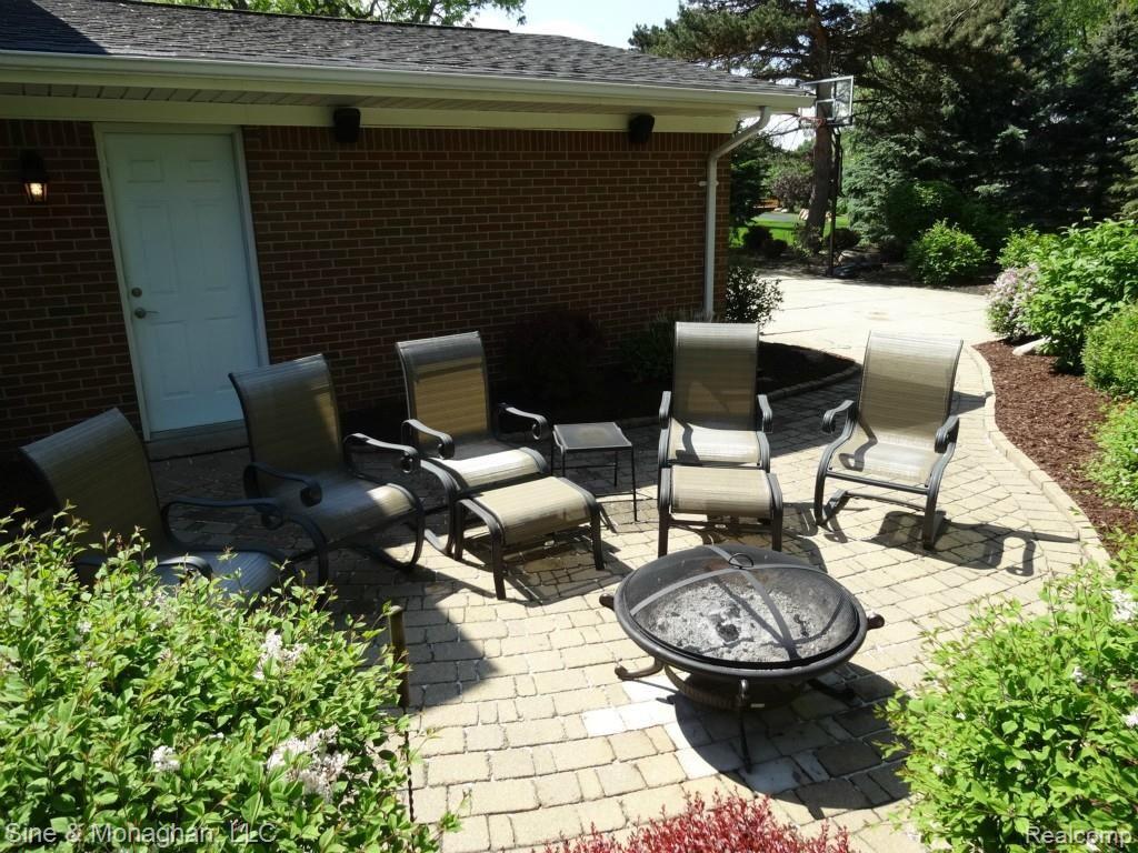 1190 Hayfield Road Rochester Hills, MI 48306 - Photo 27 of 31