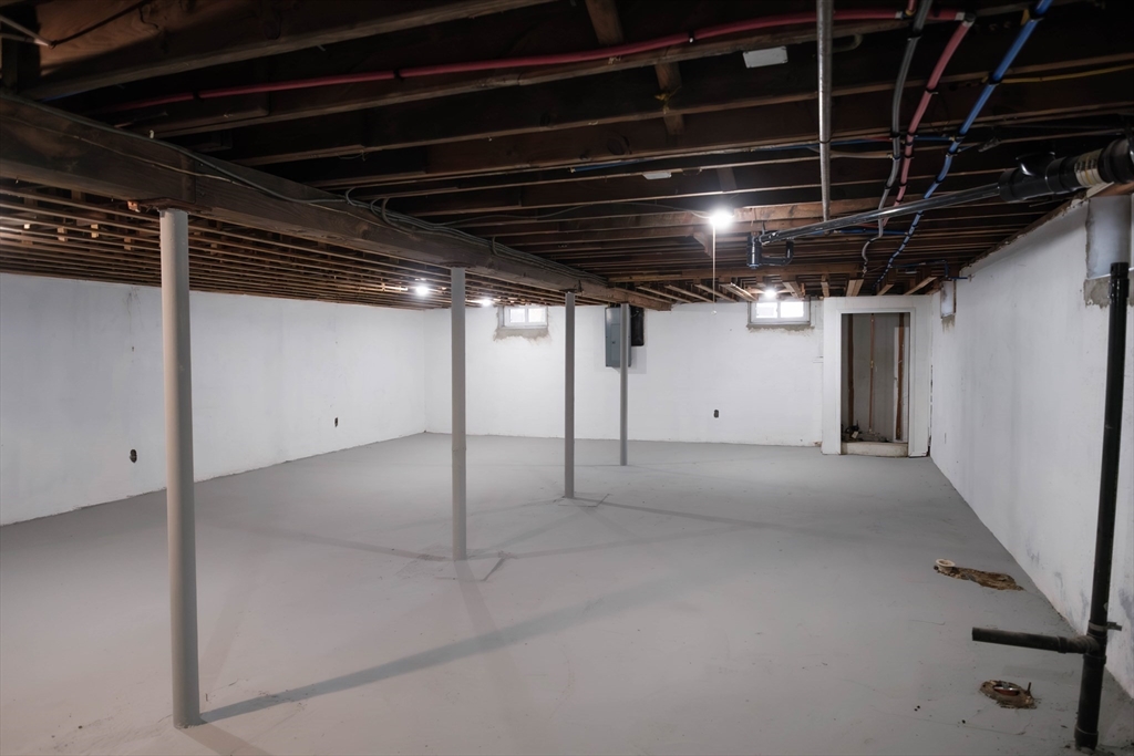 181 Freeman Terrace Springfield, MA 01104 - Photo 34 of 37 a view of empty room