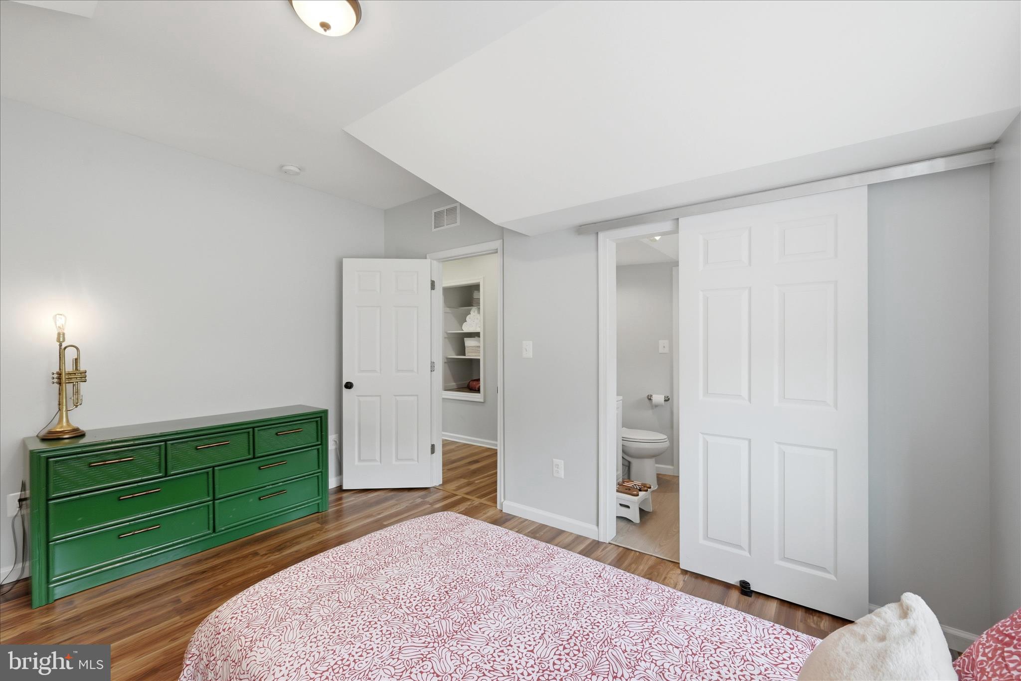 405 Edwards Ferry Road Northeast Leesburg, VA 20176 - Photo 34 of 95 Bedroom