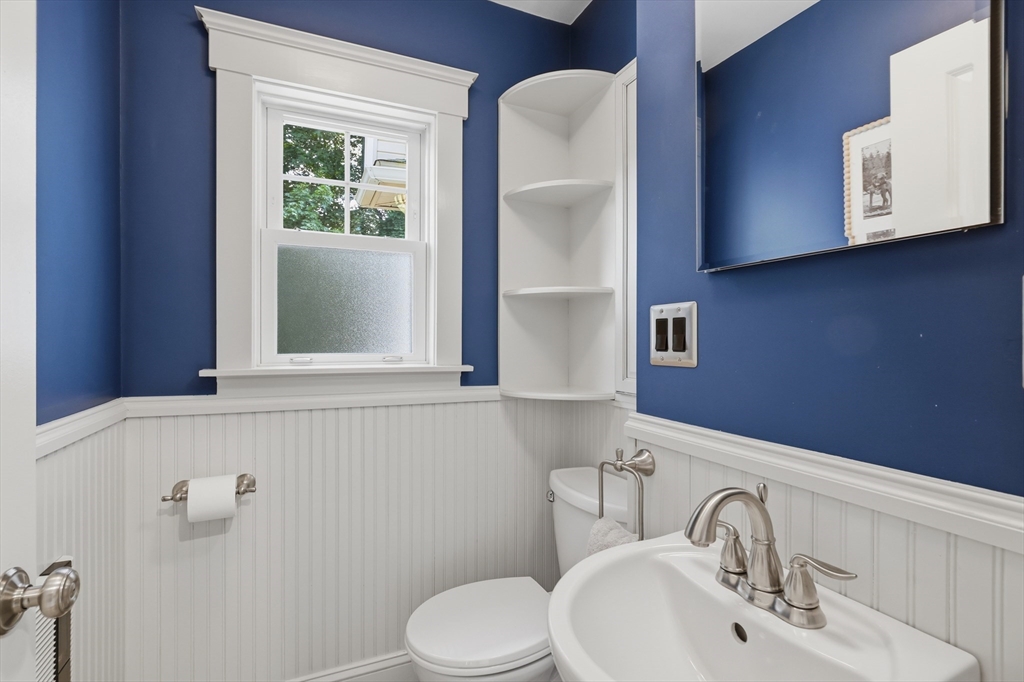 6 Findlay Street Wakefield, MA 01880 - Photo 17 of 40