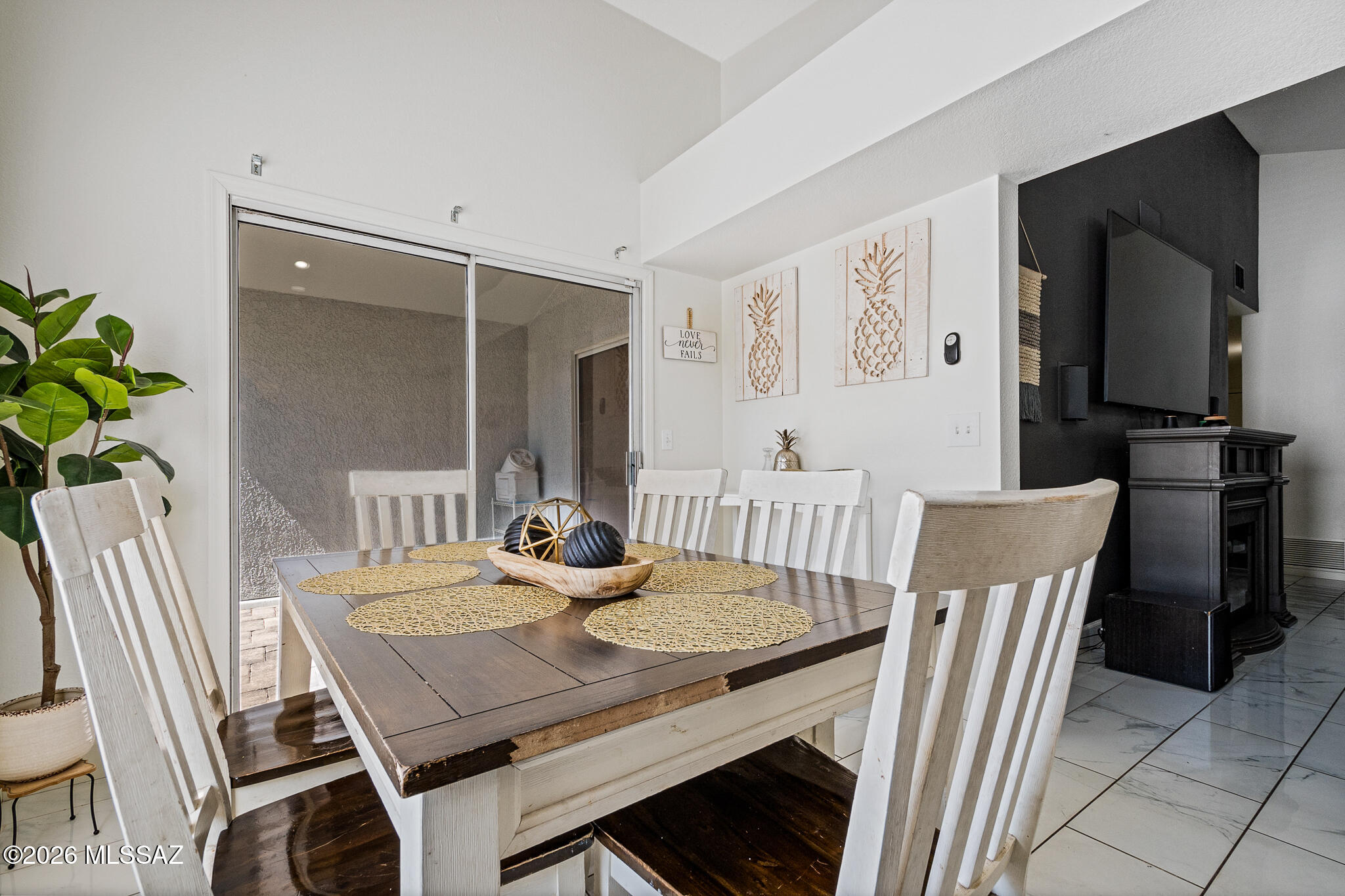 5418 South Wembly Road Tucson, AZ 85746 - Photo 13 of 28 Dining Area