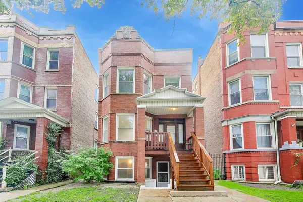$2,400 | 3080 North Davlin Court, Unit 1, Chicago, IL 60618