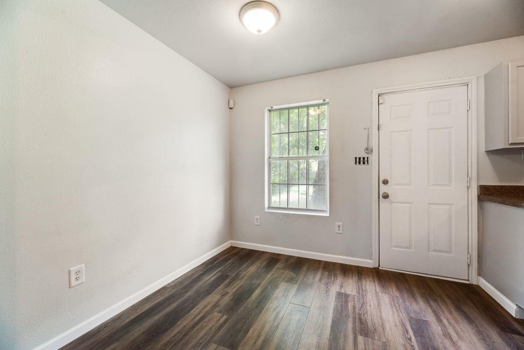 2526 Exeter Avenue Dallas, TX 75216 - Photo 10 of 19