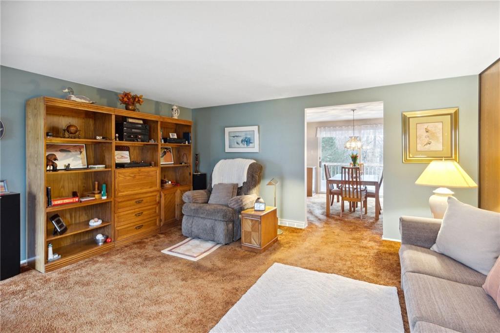 121 Wyngate Road Coraopolis, PA 15108 - Photo 8 of 27 Gallery Image 8