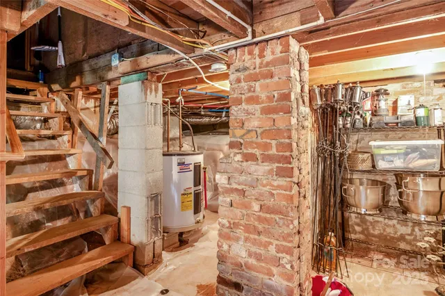 a view of a walk in front of a building